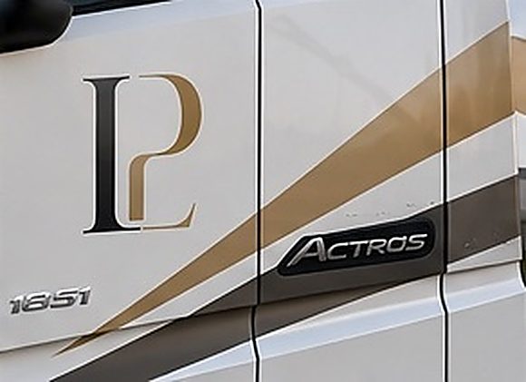 LaPassion Group mark on the tractor unit door